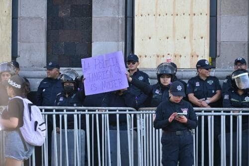 Participan más de 5 mil personas en marcha 8M de Toluca